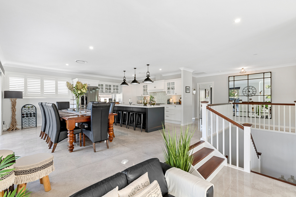 Santa Monica Sunken living kings Estate Terrigal